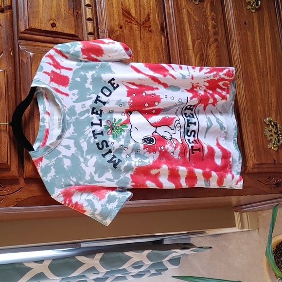 2/$30 WOMEN'S PEANUTS TIE DYE T-SHIRT - Picture 1 of 5